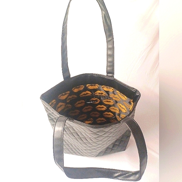 Bloomingdale's Black Quilted Tote Bag NWOT Factory Packed. - Picture 2 of 5